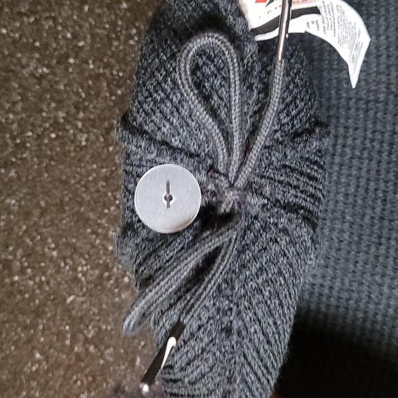 🏒Nike Team Canada Beanie - Picture 5 of 9